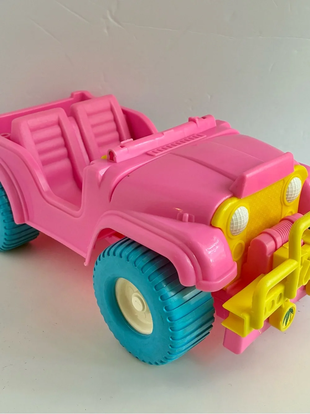 Vintage 1987 Mattel Barbie Beach Jeep Pink Blue White Yellow
